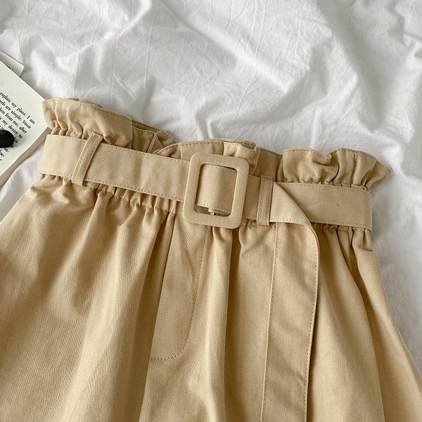 Modernas sieviešu bikses ar jostu platu modeli