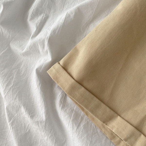 Modernas sieviešu bikses ar jostu platu modeli