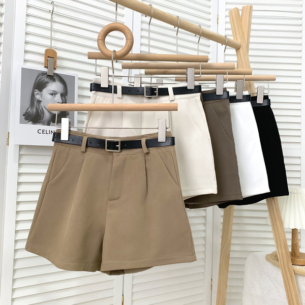 Pantaloni scurți de vară de damă cu curea în mai multe culori