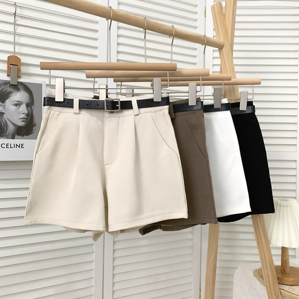 Pantaloni scurți de vară de damă cu curea în mai multe culori