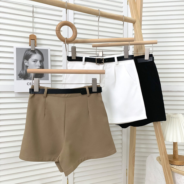 Pantaloni scurți de vară de damă cu curea în mai multe culori