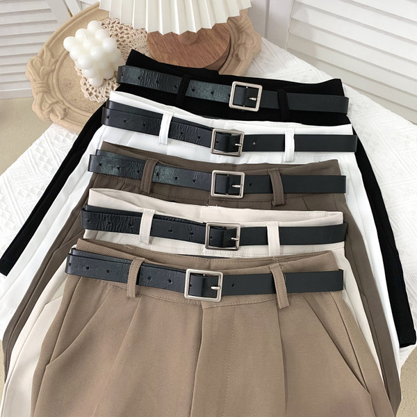 Pantaloni scurți de vară de damă cu curea în mai multe culori