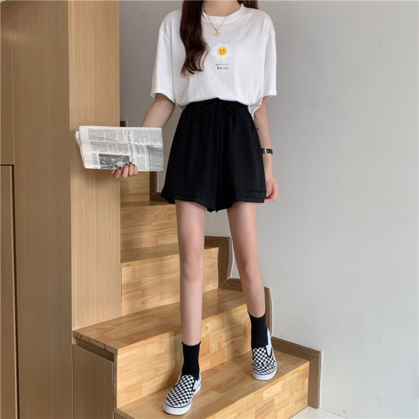 Sieviešu ikdienas šorti plati ar mežģīnēm