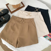 Moderni sieviešu šorti ar metāla sprādzi vairākās krāsās