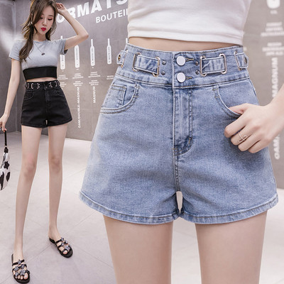 Sieviešu džinsi ar metāla elementiem