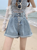 Sieviešu džinsa šorti ar augstu vidukli un pogām