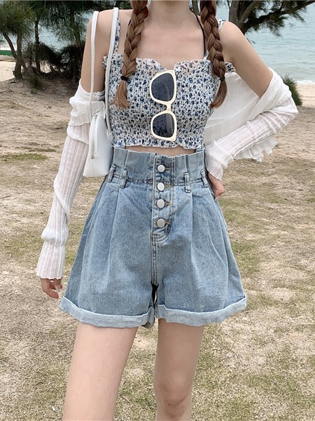 Sieviešu džinsa šorti ar augstu vidukli un pogām