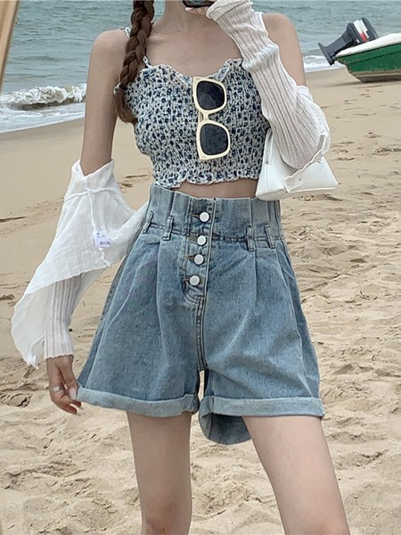 Sieviešu džinsa šorti ar augstu vidukli un pogām