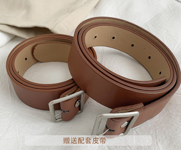 Modes bikses ar jostu un kabatām