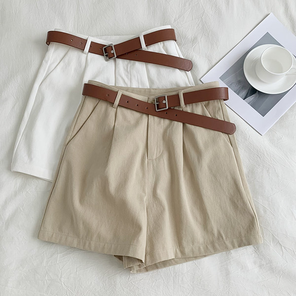 Modes bikses ar jostu un kabatām