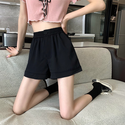 Ikdienas sieviešu šorti ar pogu