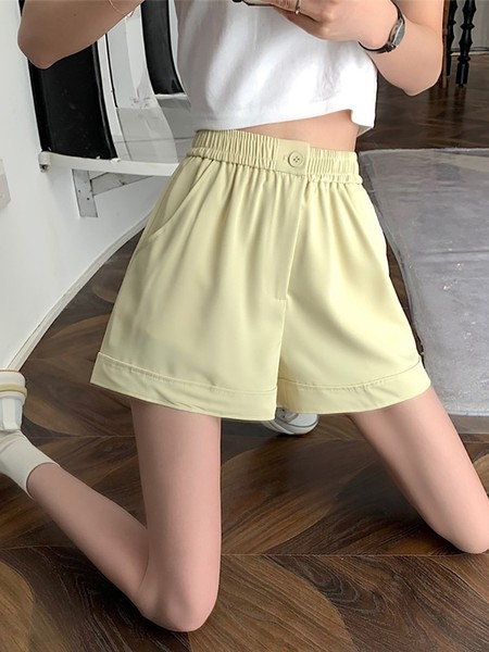 Ikdienas sieviešu šorti ar pogu