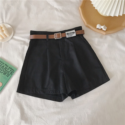 Sieviešu moderni šorti ar kabatām