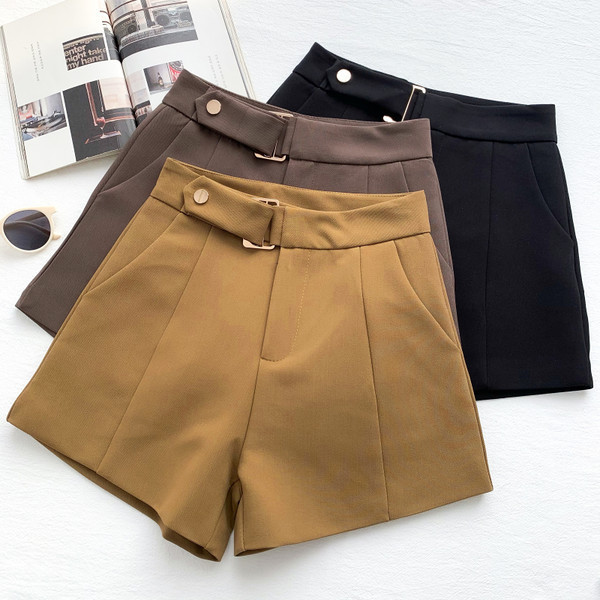 Pantaloni scurți casual cu cataramă metalică - mai multe culori