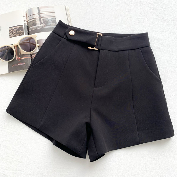 Pantaloni scurți casual cu cataramă metalică - mai multe culori