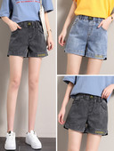 Jauns sieviešu šortu modelis ar izšuvumiem