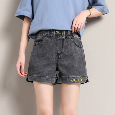 Jauns sieviešu šortu modelis ar izšuvumiem