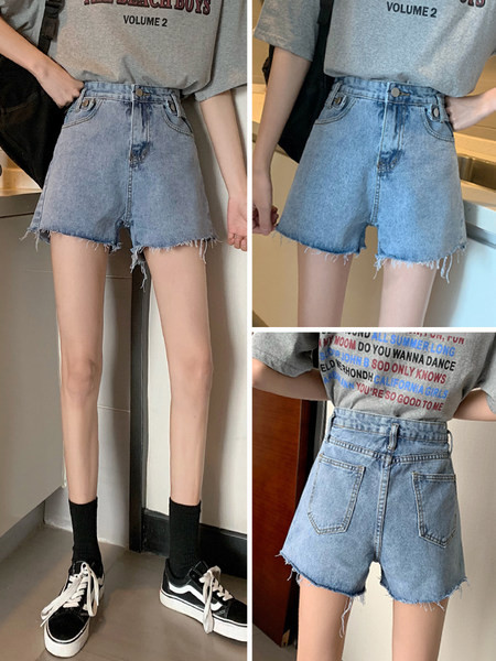 Pantaloni scurți din denim de damă în albastru