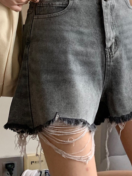 Pantaloni scurți de damă din denim cu model rupt