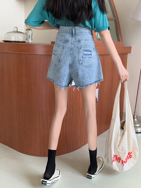 Pantaloni scurți de damă din denim cu model rupt