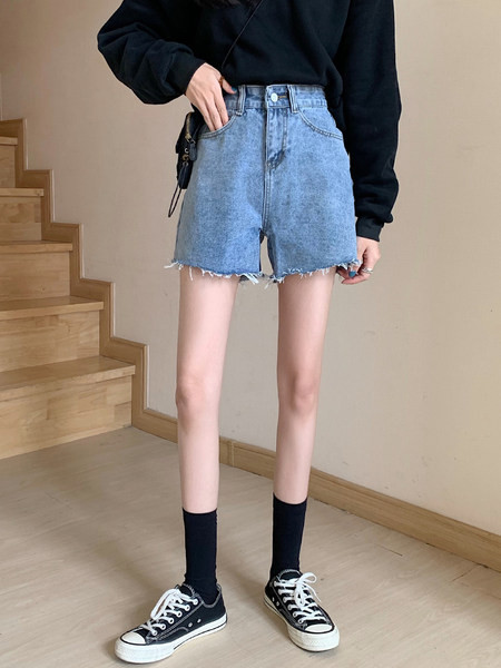 Model nou de blugi de dama cu talie inalta - un model curat