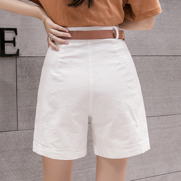 Sieviešu šorti ar augstu jostasvietu un josta