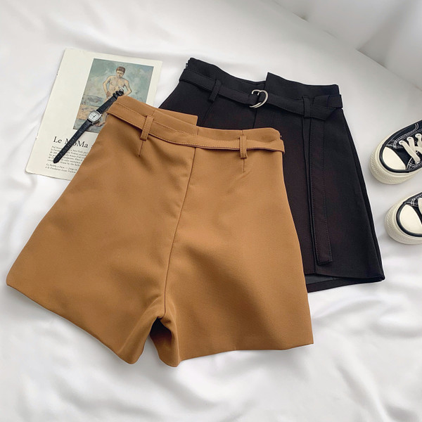 Jauna modeļa pavasara-vasaras sieviešu šorti ar jostiņu