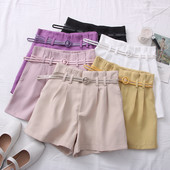 Pavasara-vasaras šorti ar augstu vidukli un jostu