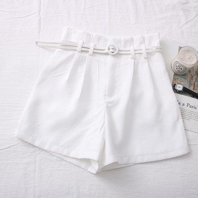 Pavasara-vasaras šorti ar augstu vidukli un jostu