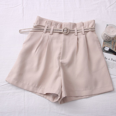Pavasara-vasaras šorti ar augstu vidukli un jostu