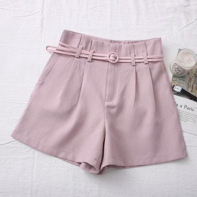 Pavasara-vasaras šorti ar augstu vidukli un jostu
