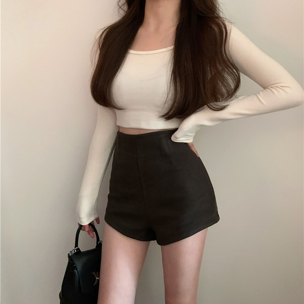 Sieviešu modernu šortu vienkrāsains modelis ar augstu vidukli