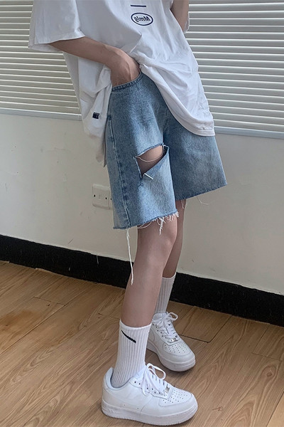 Дамски панталони 3/4 дължина със скъсани мотиви