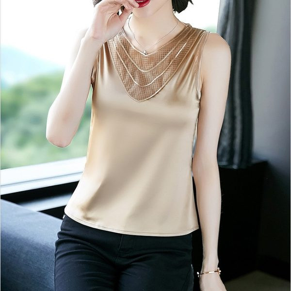 Sieviešu satīna tops ar O veida kakla izgriezumu