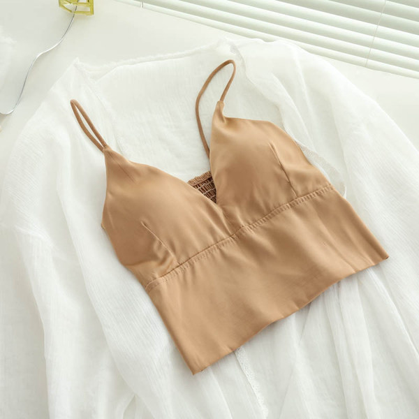 Sieviešu ikdienas krūšturis ar plānām lencēm