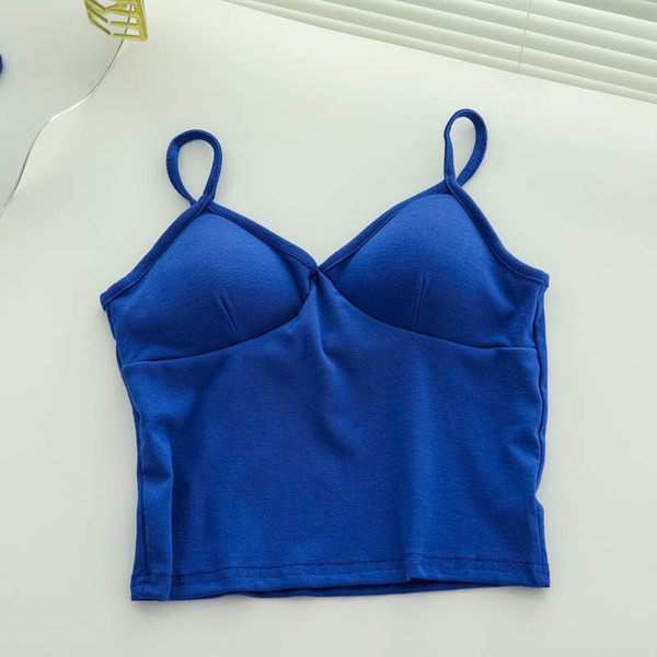 Sieviešu ikdienas krūšu modelis