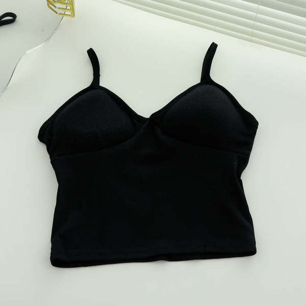 Sieviešu ikdienas krūšu modelis