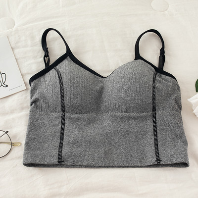 Sieviešu ikdienas krūšturis ar plānām lencēm un apmalēm