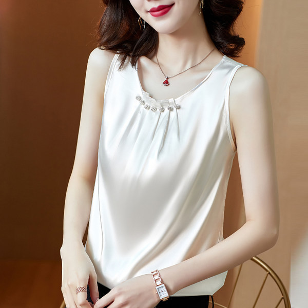 Moteriškas satininis apatinis trikotažas su plačiais petnešėlėmis ir perlais