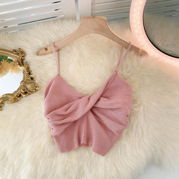 Jauna modeļa sieviešu īss topus ar špica kakla izgriezumu un plānām lencēm