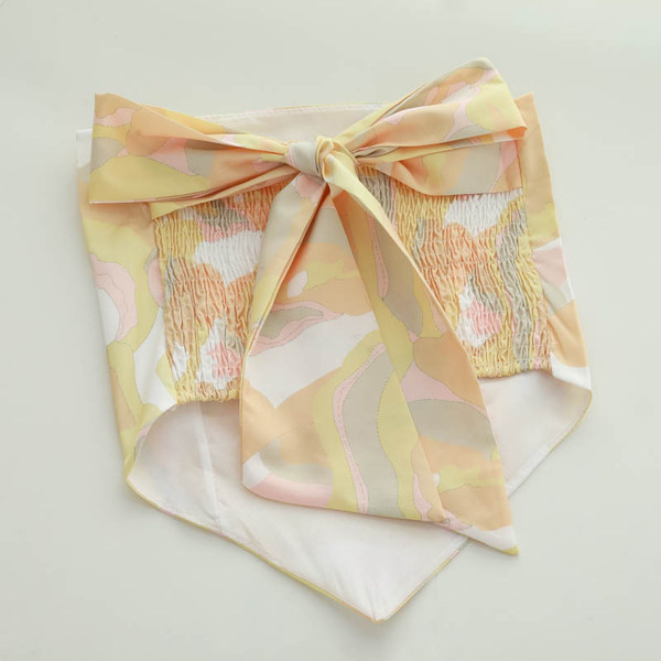 Bustieră de damă modernă cu panglică