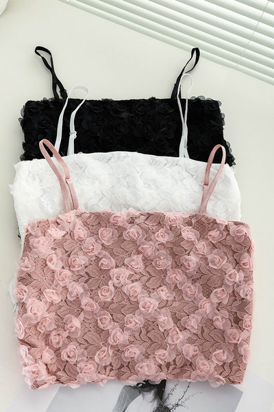 Stilīgs sieviešu krūtis ar plānām lencēm un 3D elementiem