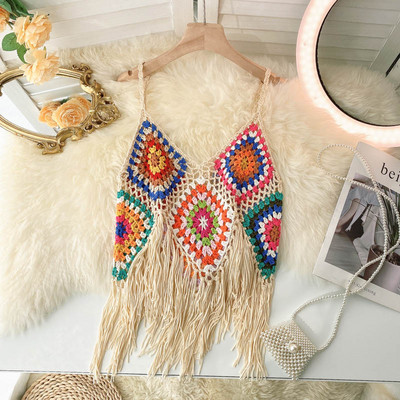 Sieviešu trikotāžas tops ar bārkstīm un ziedu rakstu