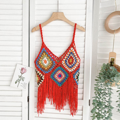 Sieviešu trikotāžas tops ar bārkstīm un ziedu rakstu