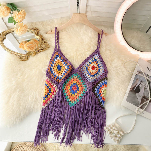 Sieviešu trikotāžas tops ar bārkstīm un ziedu rakstu