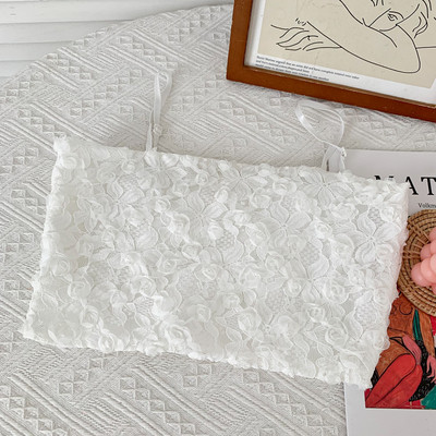 Μοντέρνο κοντό δαντελωτό κορμάκι με λεπτά τιραντάκια