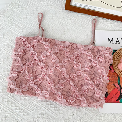 Μοντέρνο κοντό δαντελωτό κορμάκι με λεπτά τιραντάκια