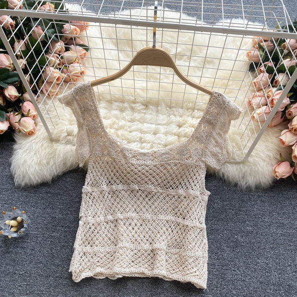 Γυναικεία δαντελωτή αμ`ανικη  μπλούζα με τετράγωνο ντεκολτέ