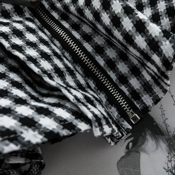 Mūsdienīgs sieviešu rūtains, garens krūšturis ar rāvējslēdzēju