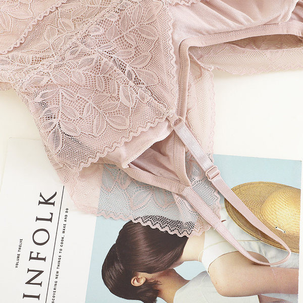 Sieviešu mežģīņu krūtis ar regulējamām lencēm